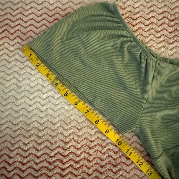 American Eagle Green Short Sleeve Off The Shoulder Top Blouse - Size Medium - Picture 7 of 9